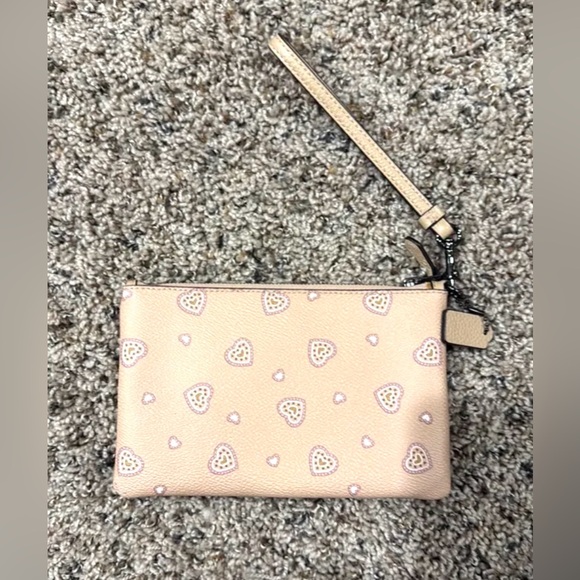 Coach Wristlet Wallet With Heart Print And Strap Cream Color - Picture 2 of 3